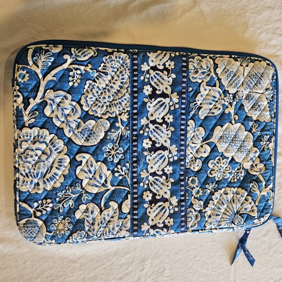 Vera Bradley Floral Quilted Laptop Bag - Picture 3 of 3
